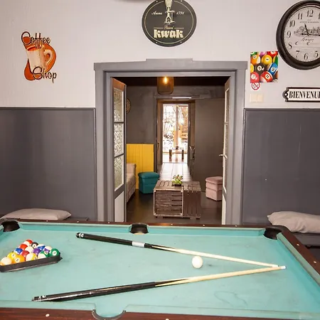 Elegant Mansion Stay, Cleaning Included *