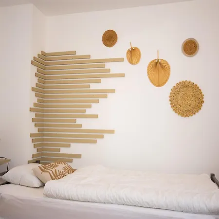 Elegant Mansion Stay, Cleaning Included بيت للعطل *