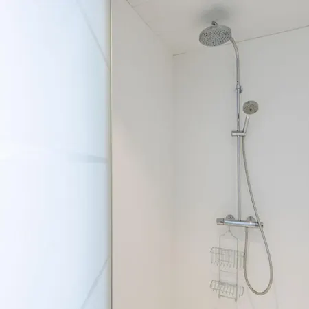 Elegant Mansion Stay, Cleaning Included بيت للعطل *